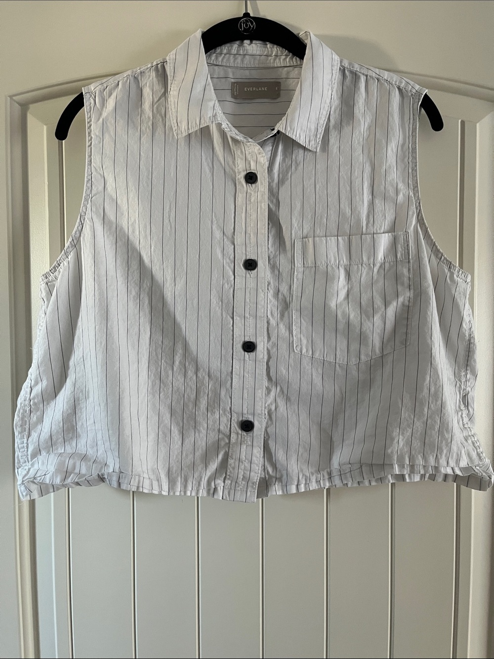 Everlane The Way-Short Cut-Off Shirt - White/Navy Pinstripe